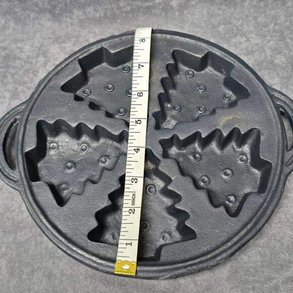 Vintage Cast Iron Christmas Tree Round 10" Baking Mold Cooking Crafting Holiday - Picture 6 of 8